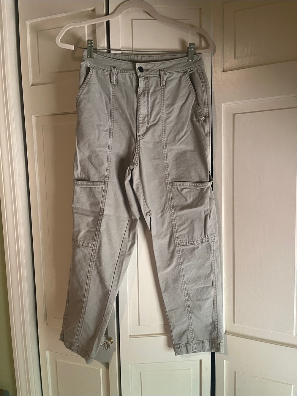 Universal Thread Cargo Pants — Light green woman’s
